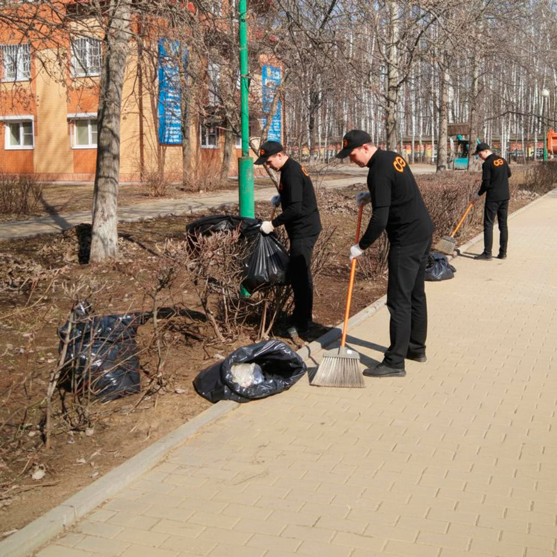 Уборка листьев в Галиче